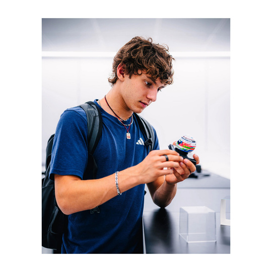 Miniature 1:5 Casque Kimi Antonelli Mercedes AMG F1 2025