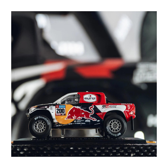 Maquette de voiture 1:24 Dakar Winner HILUX T1+ Toyota Gazoo Racing